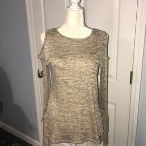 Cold shoulder brown light sweater w/ bell sleeves